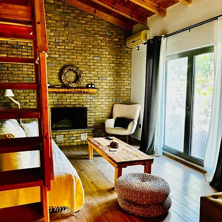 Tatos House * רובייס