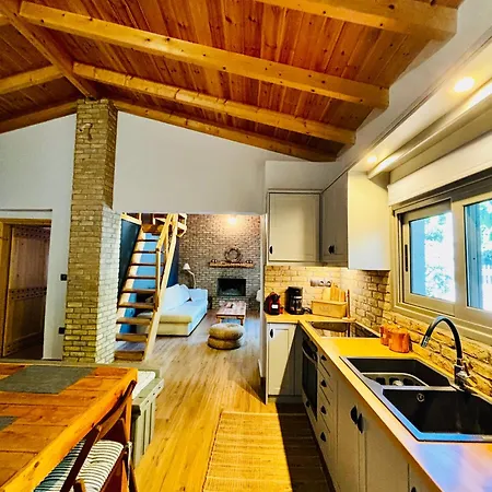 בית נופש Tatos House רובייס